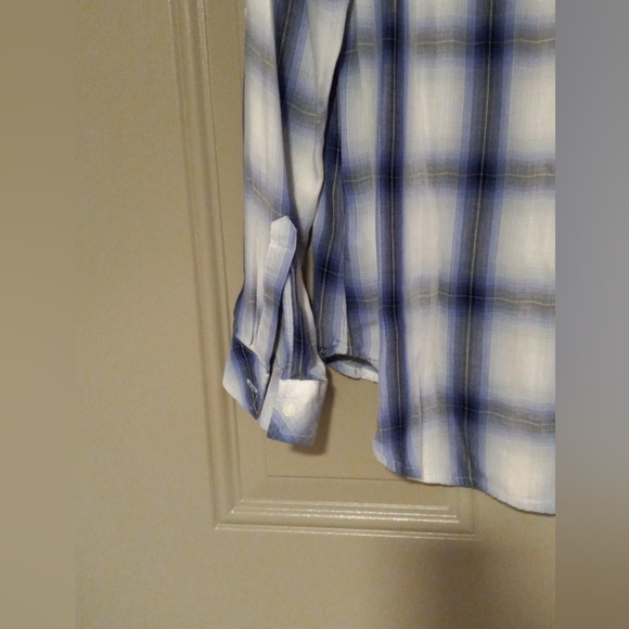 A.n.a  Shirt button up  long sleeve,size - Picture 5 of 8